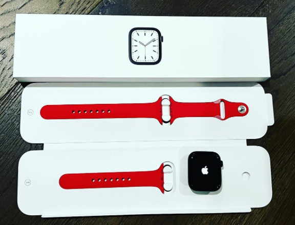 Apple Watch Series 7 GPS 41mm (PRODUCT)RED Aluminium Case with (PRODUCT)RED Sport Band MKNJ3